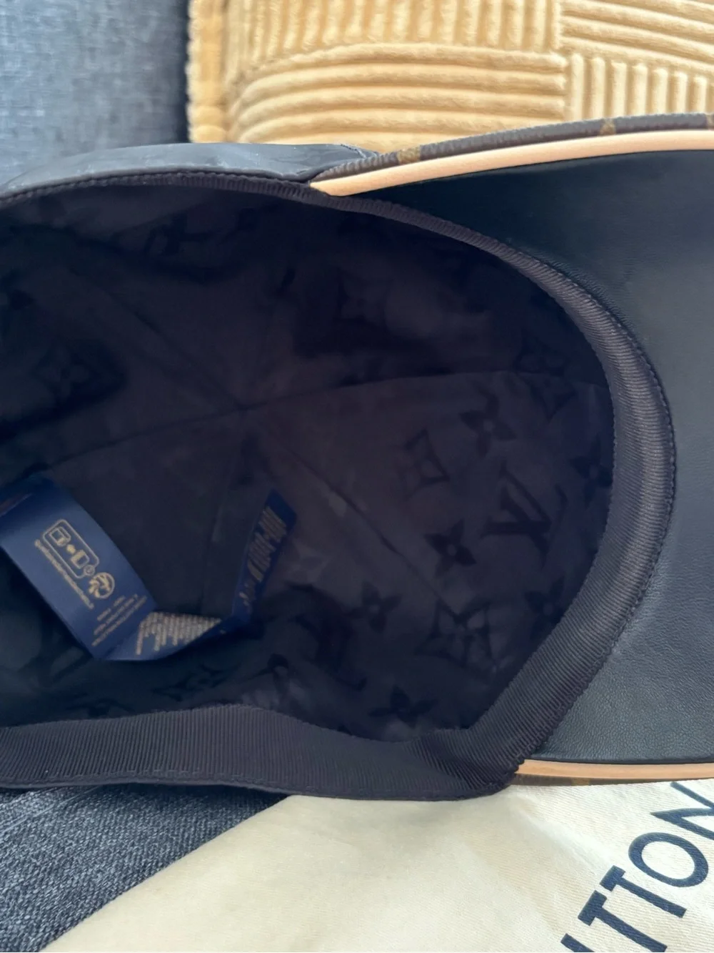 Louis Vuitton Get Ready Black Monogram Cap Large Preloved.